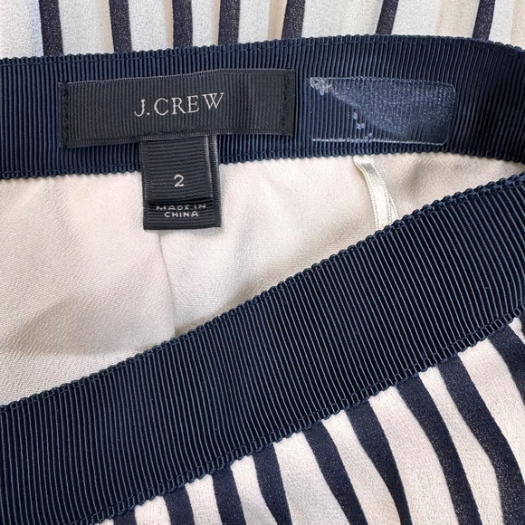 J.Crew Women's Sunburst Navy and Cream Skirt Size 2 Style A0633 - Picture 3 of 3